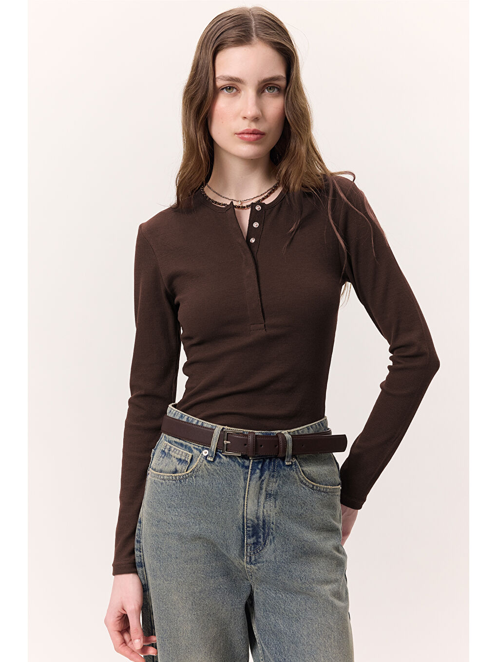 Kahverengi Uzun Kollu Yakası Çıtçıtlı Body Acı Kahve-1