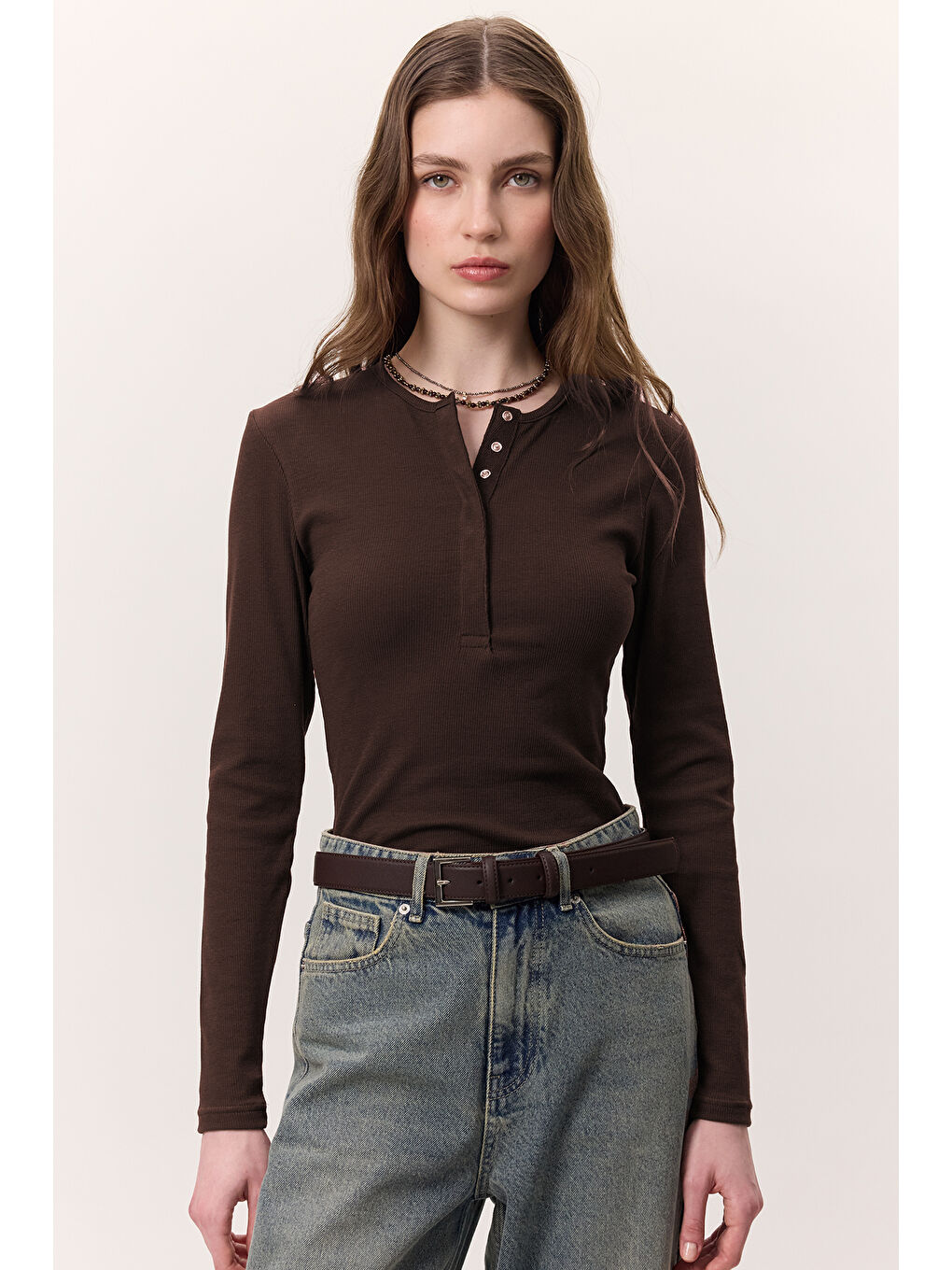 Kahverengi Uzun Kollu Yakası Çıtçıtlı Body Acı Kahve-2