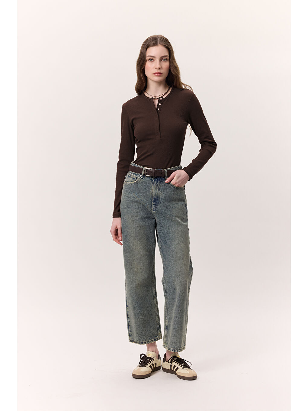 Kahverengi Uzun Kollu Yakası Çıtçıtlı Body Acı Kahve-4