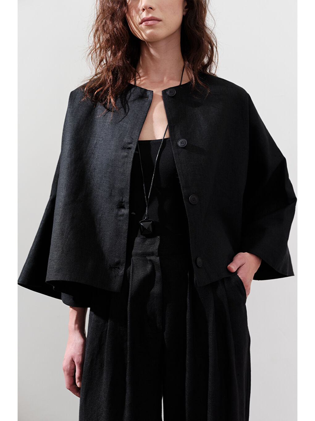 Keten Geniş Kollu Kısa Ceket Siyah-1