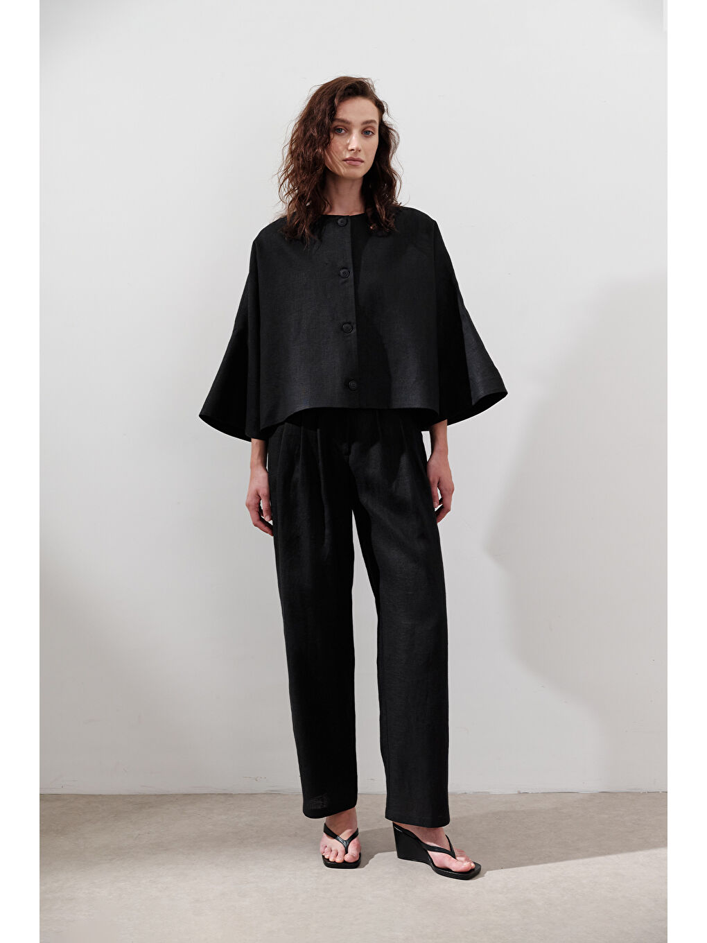 Keten Geniş Kollu Kısa Ceket Siyah-2