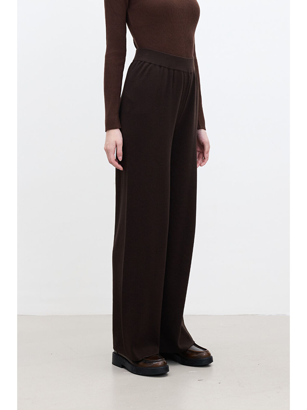 Düz Paça Triko Pantolon Kahverengi-3