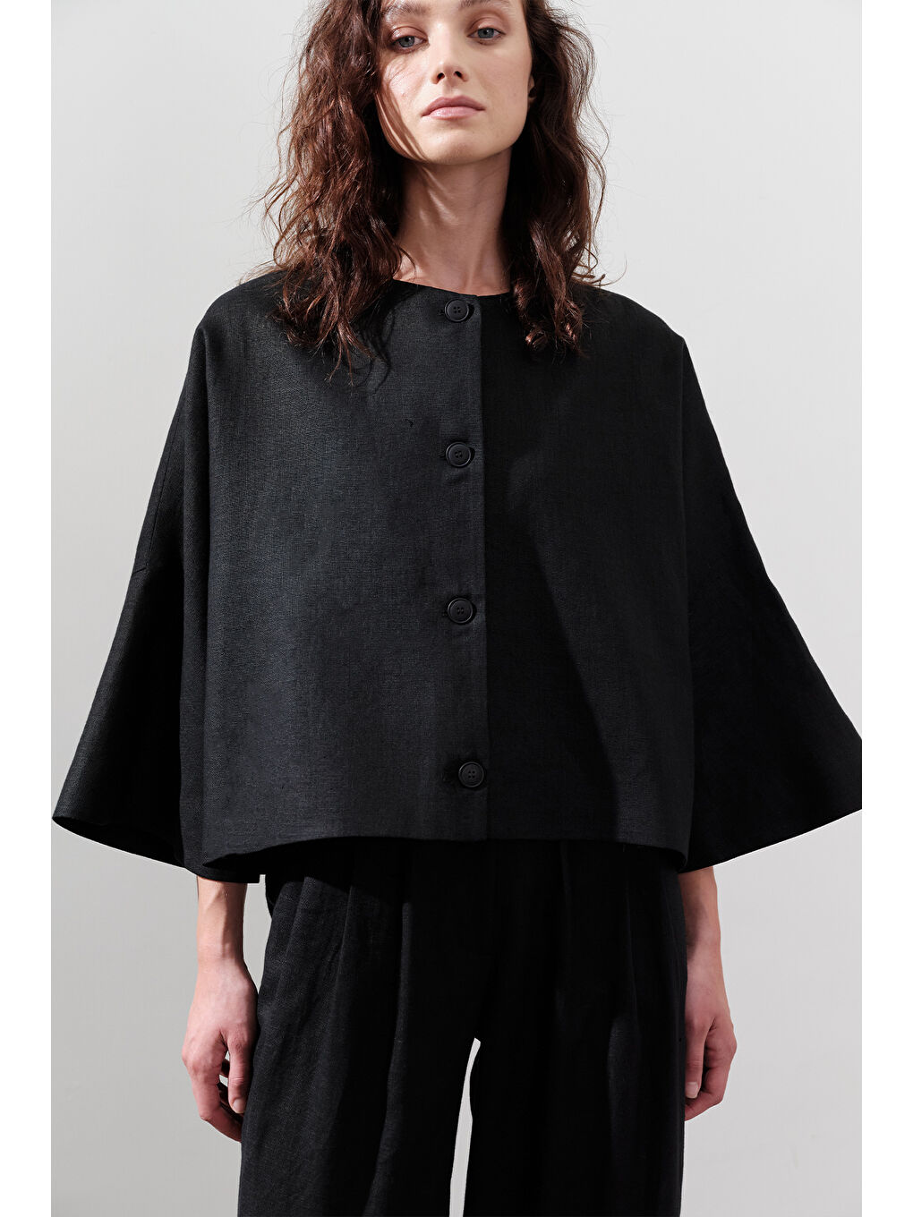 Keten Geniş Kollu Kısa Ceket Siyah-3