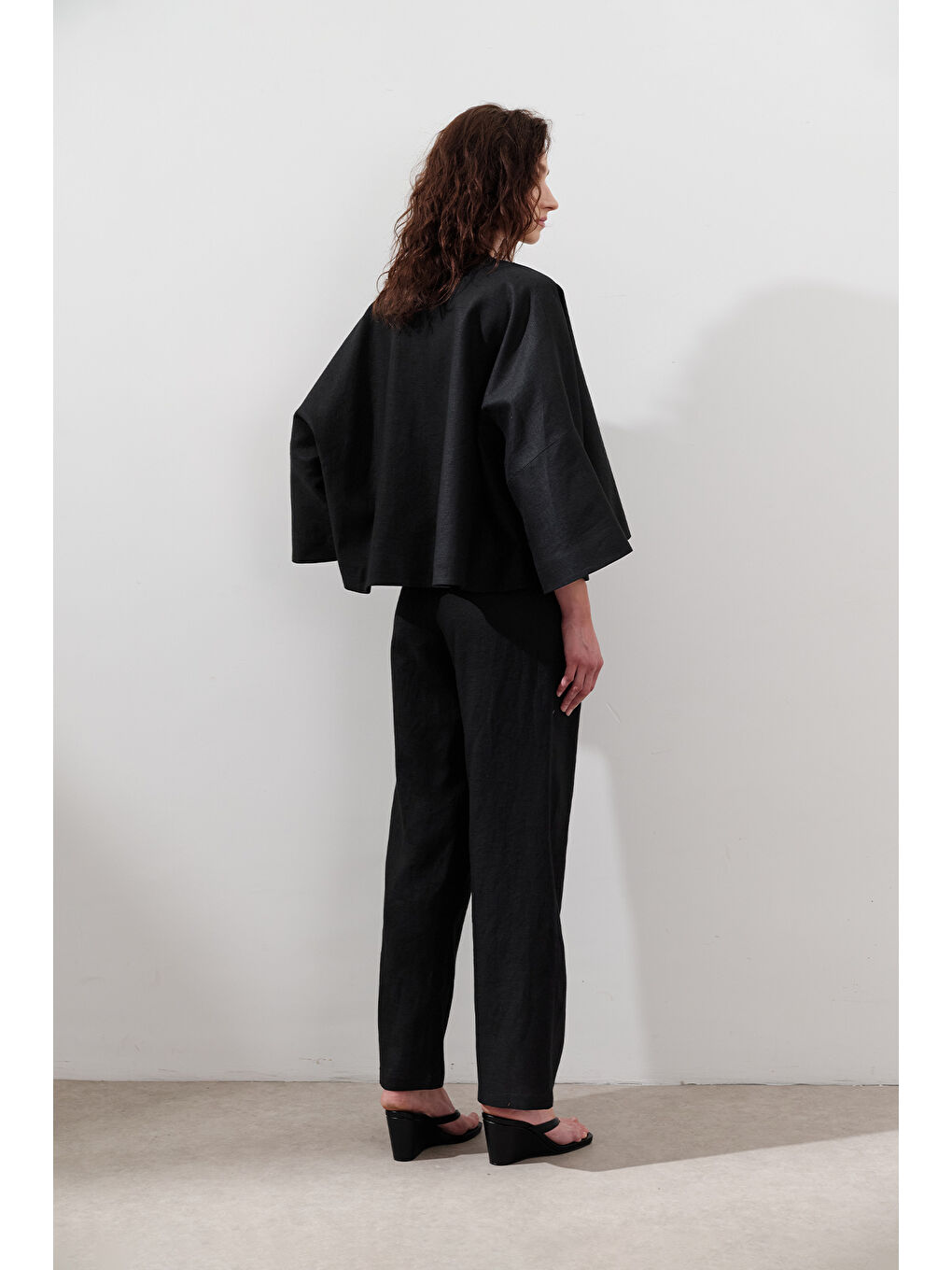 Keten Geniş Kollu Kısa Ceket Siyah-4