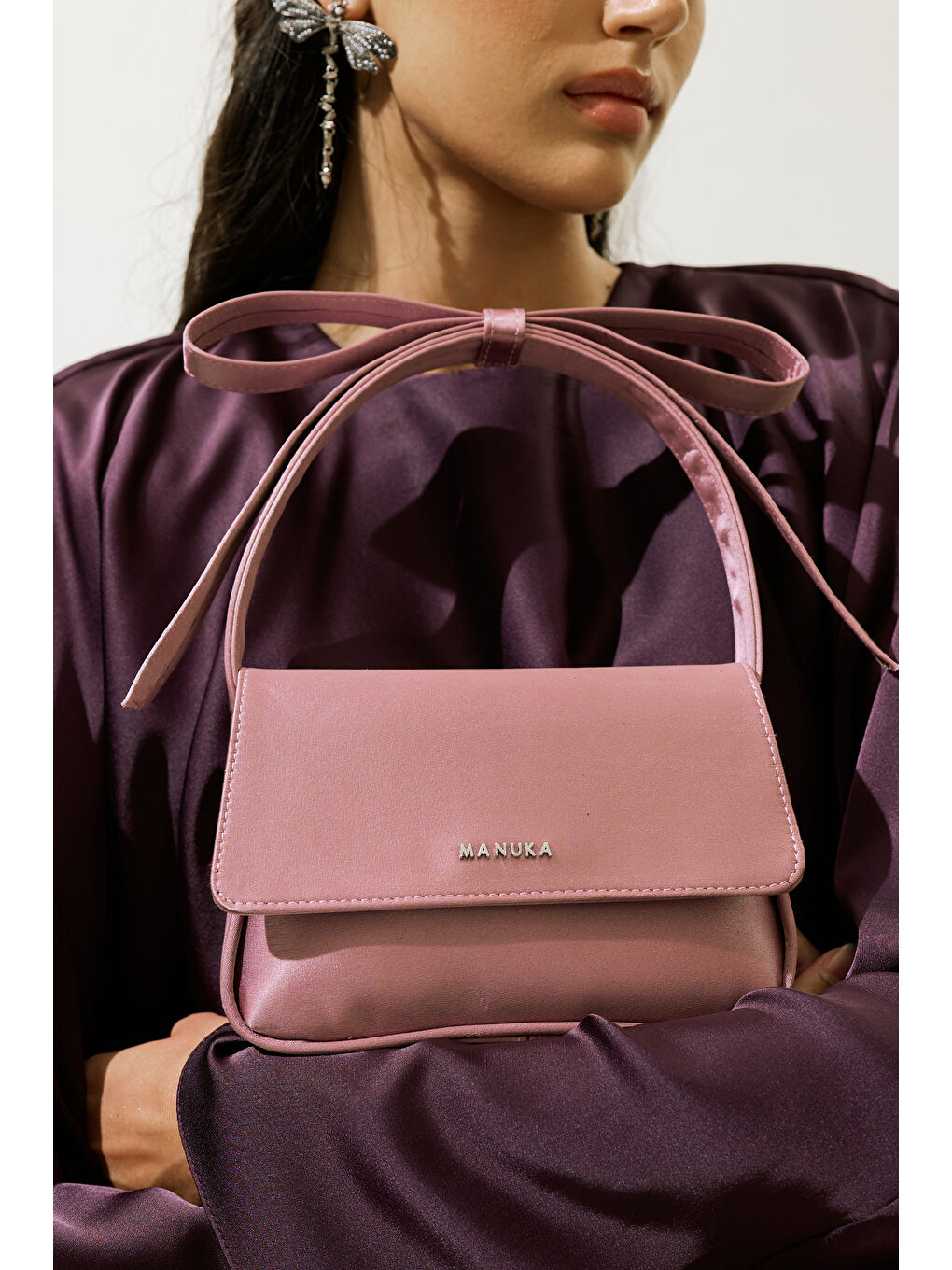 Pembe Fiyonk Detaylı Çanta Pudra-1