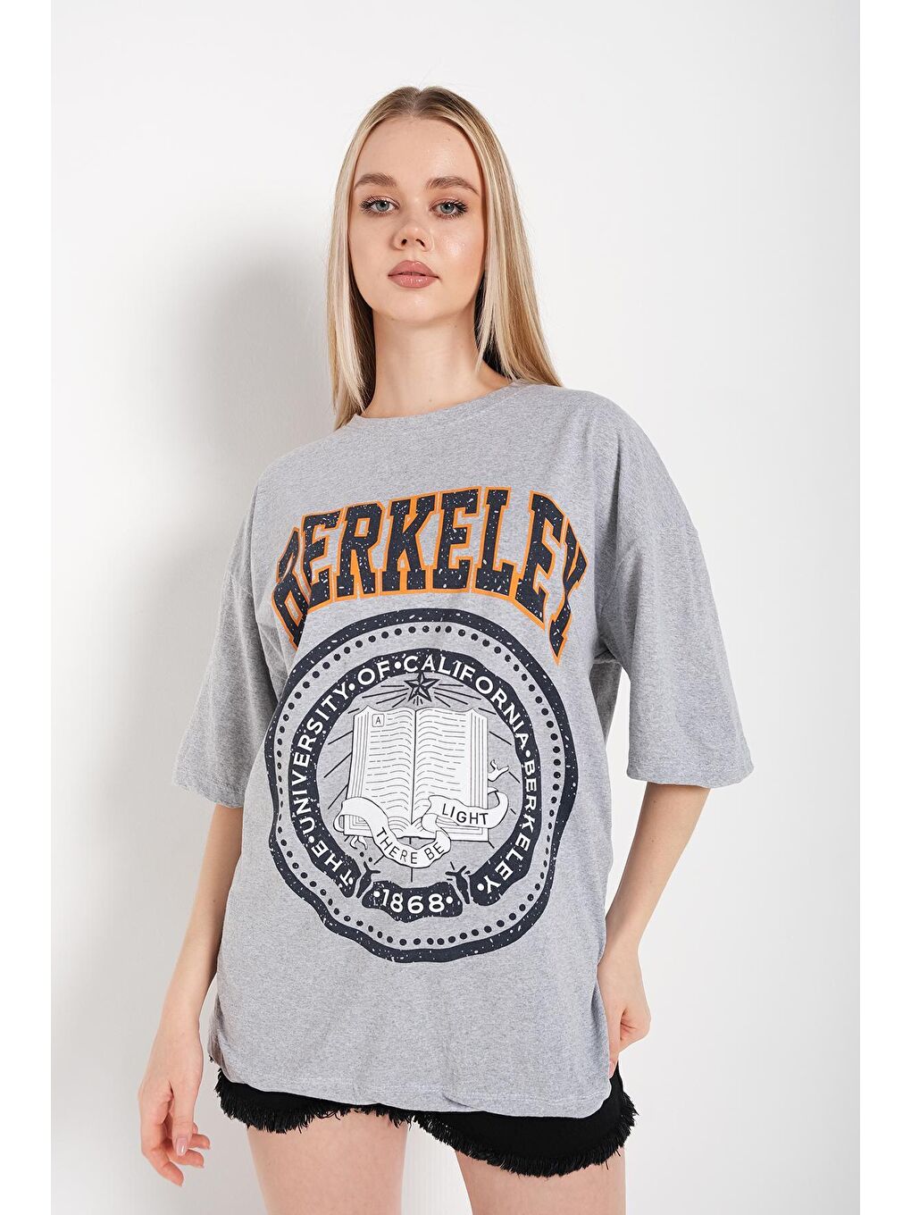 Gri Kadın Oversize Berkeley Baskılı Tişört