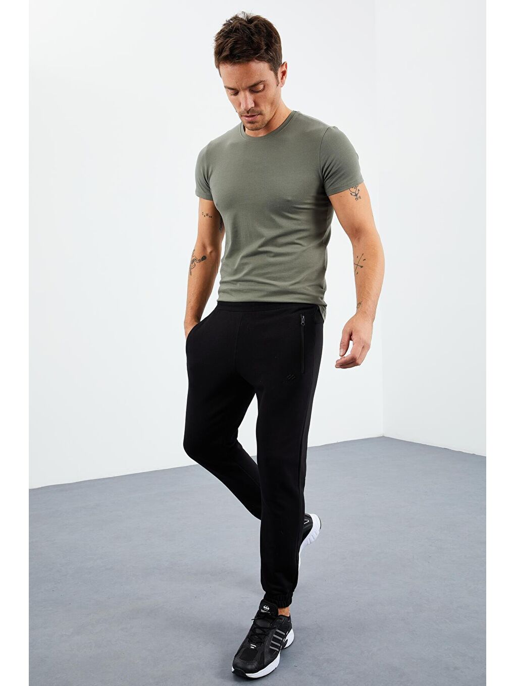 Siyah Fermuar Cepli Lastik Paça Rahat Form Erkek Eşofman Alt - 84856-2