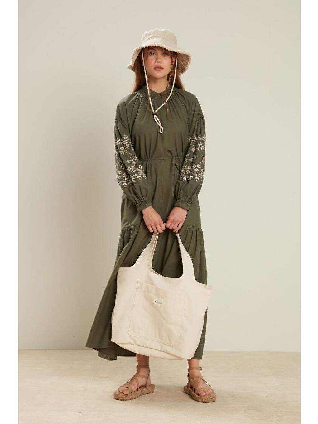 Nakışlı Keten Karışımlı Elbise Haki