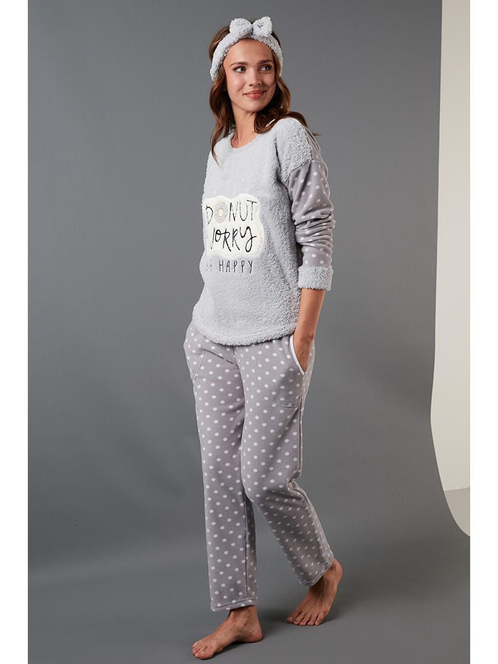 Gri Baskılı Puantiyeli Saç Bantlı Peluş Pijama Takımı 6094120