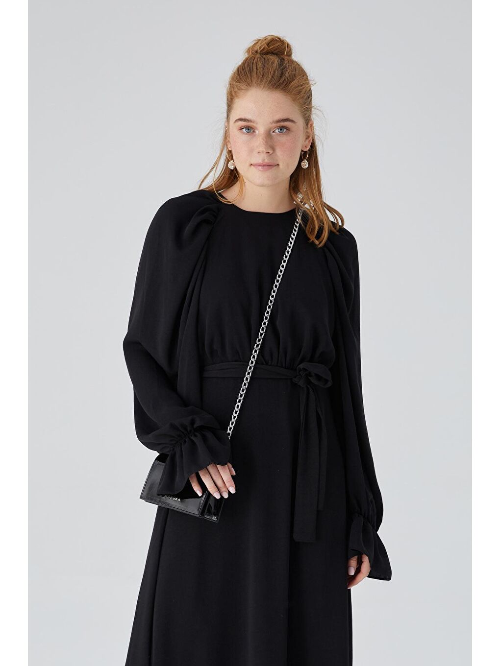 Kolu Büzgülü Kuşaklı Abiye Elbise Siyah-1