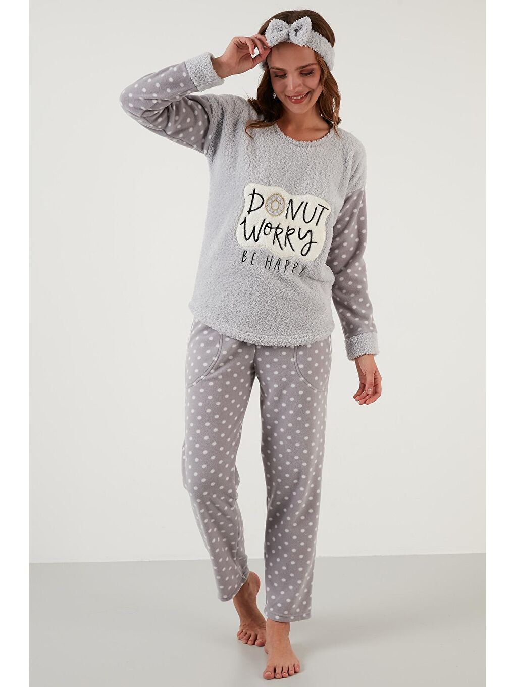 Gri Baskılı Puantiyeli Saç Bantlı Peluş Pijama Takımı 6094120-3