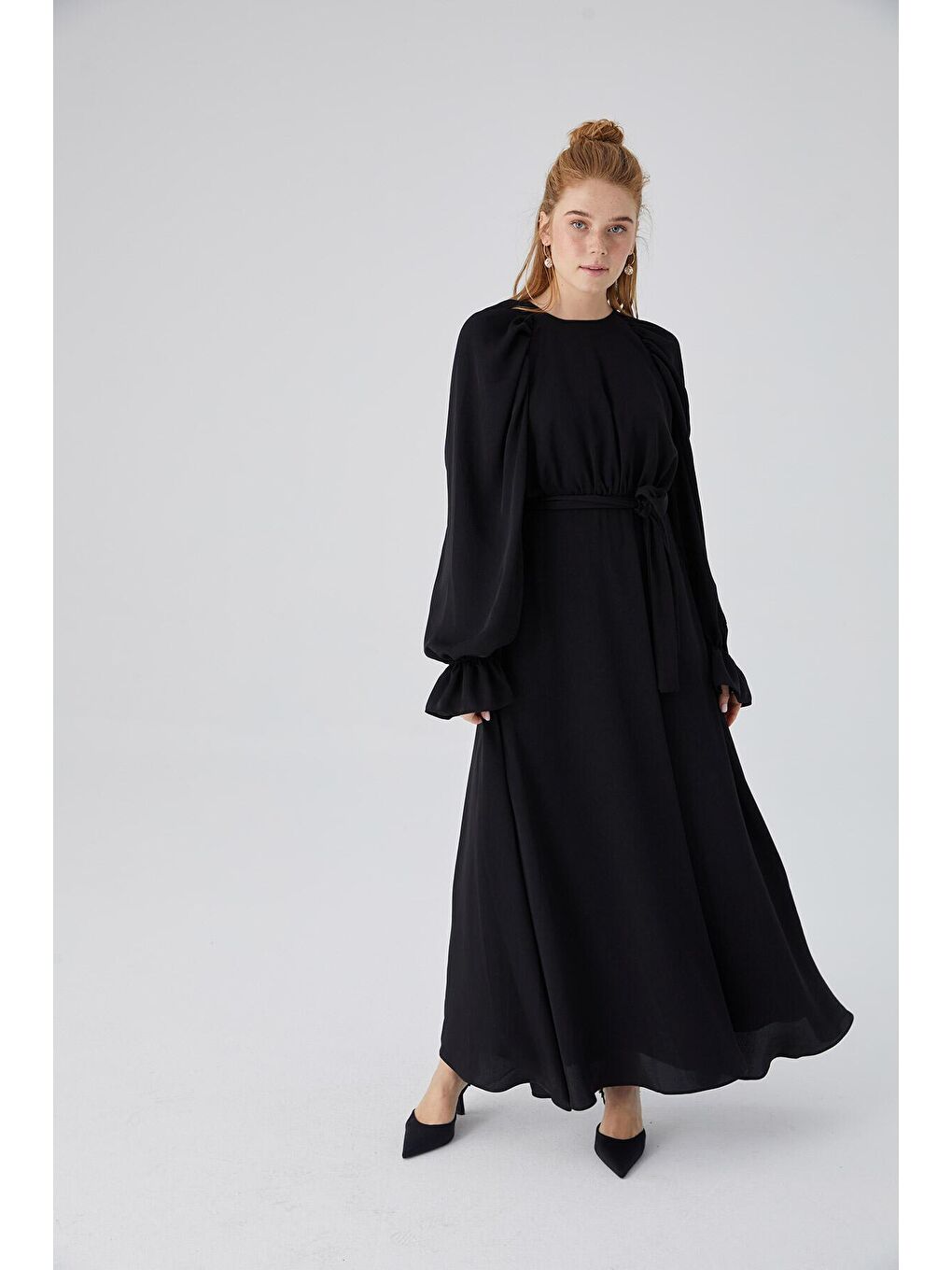 Kolu Büzgülü Kuşaklı Abiye Elbise Siyah-4