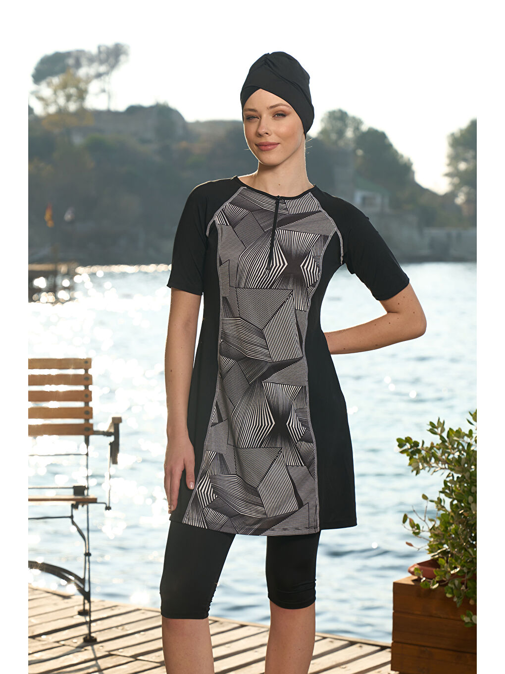 Kısa Kollu Yarı Kapalı Mayo 24823 Siyah-1