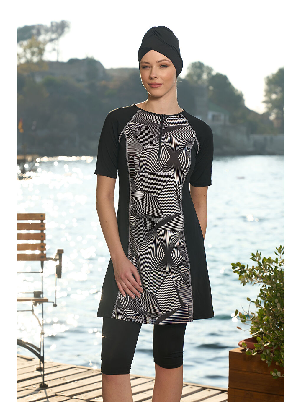 Kısa Kollu Yarı Kapalı Mayo 24823 Siyah-4