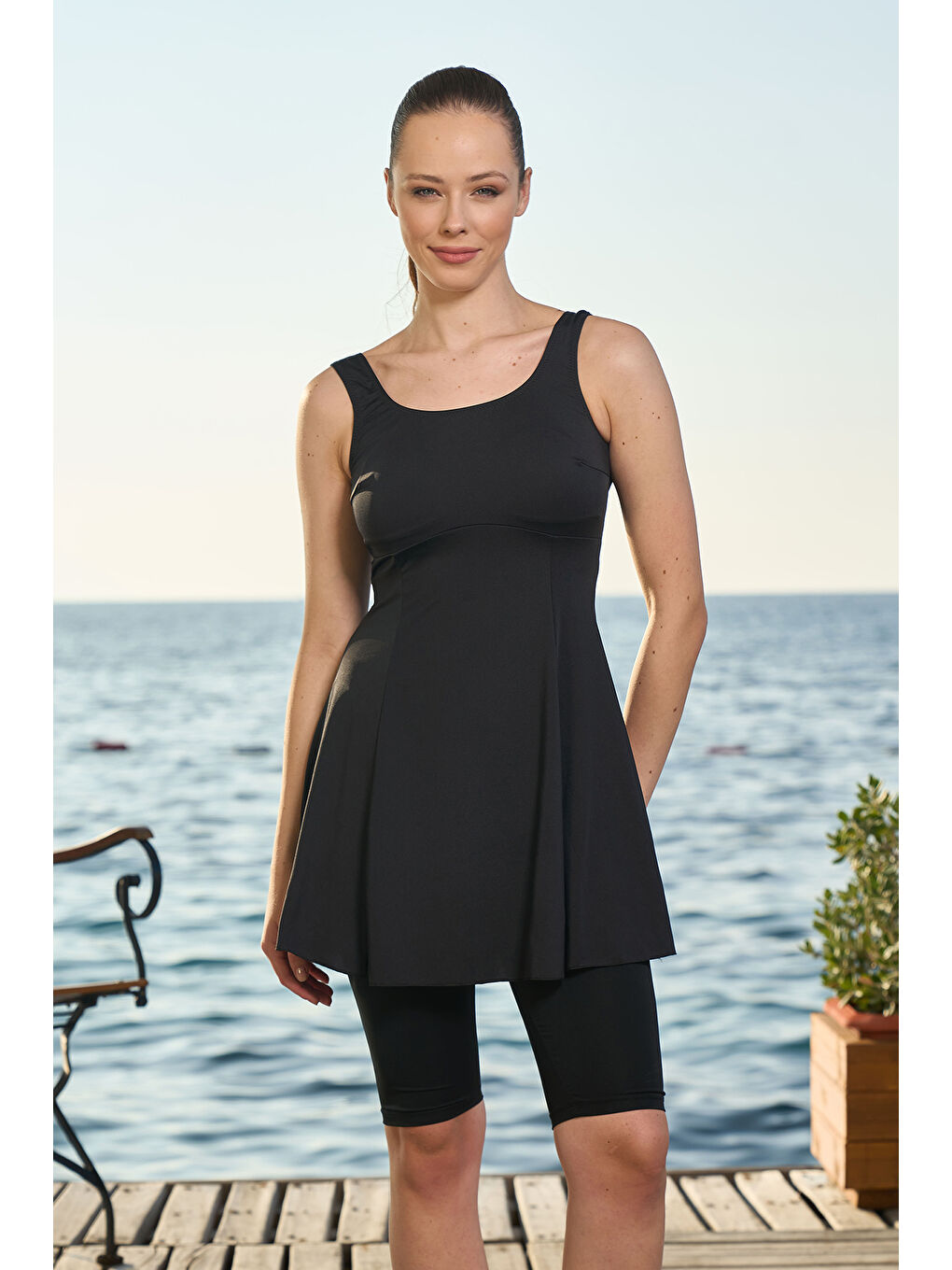 Taytlı Sıfır Kollu Mayo Yarı Kapalı Mayo 22600 Siyah