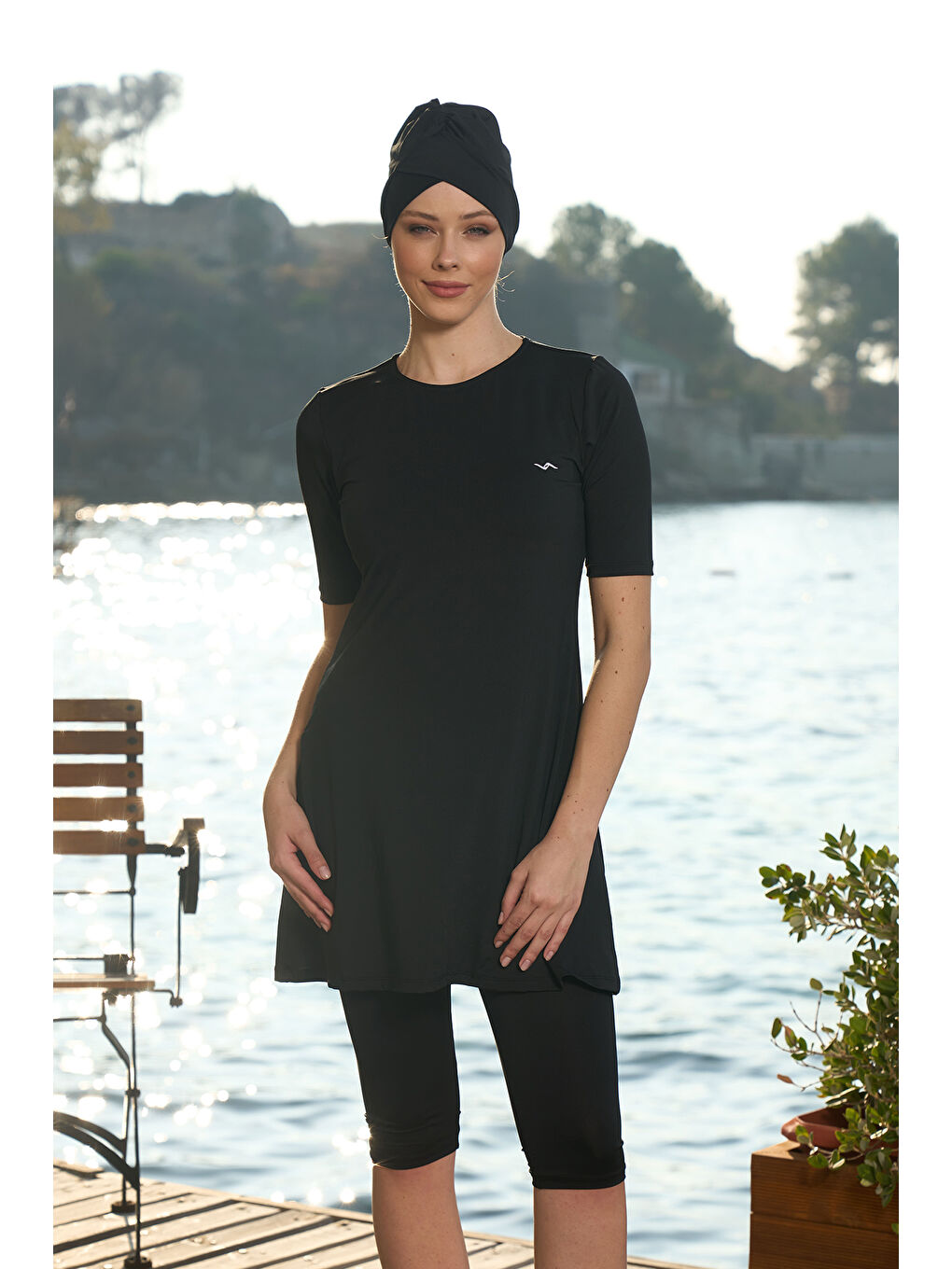 Kısa Kollu Yarı Kapalı Mayo 22801 Siyah-1