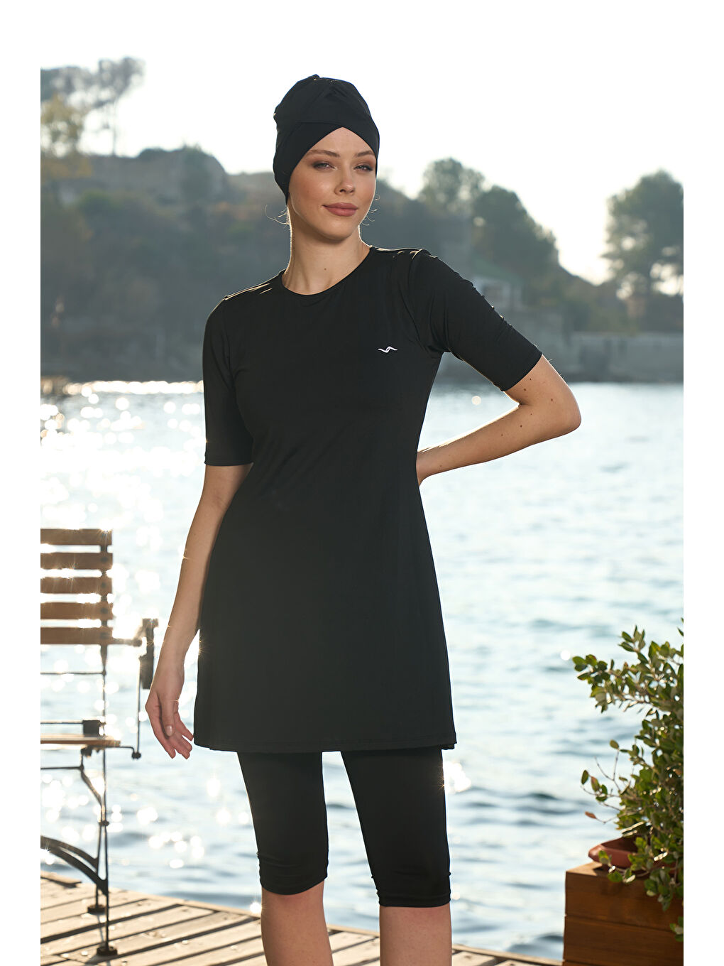 Kısa Kollu Yarı Kapalı Mayo 22801 Siyah-2