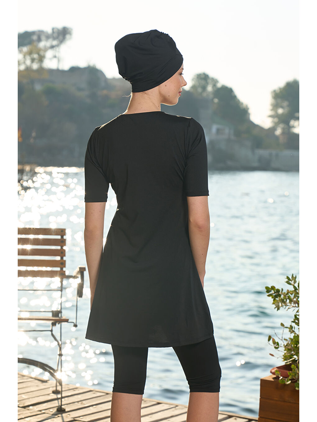 Kısa Kollu Yarı Kapalı Mayo 22801 Siyah-3