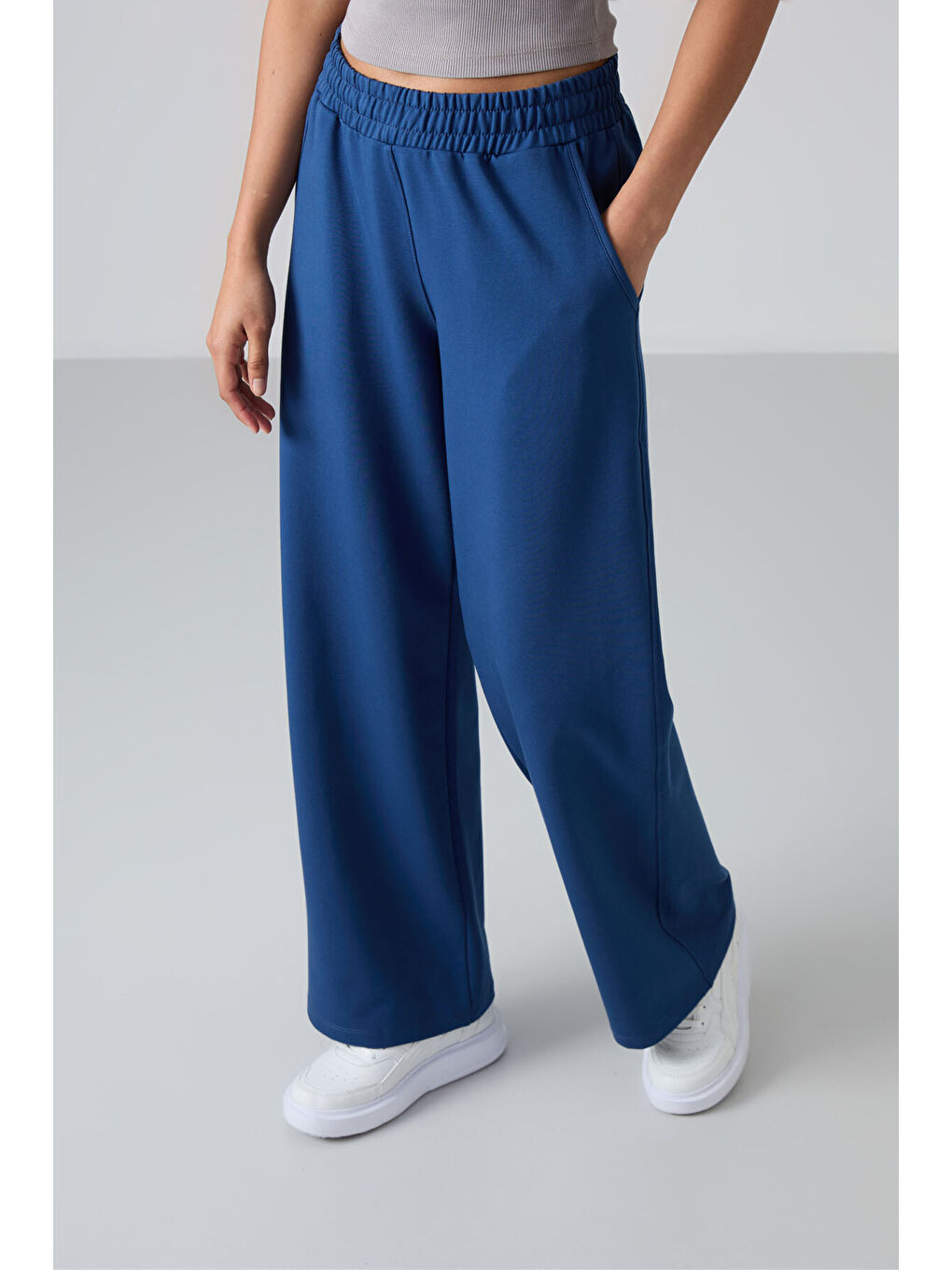 Mavi Parlament Yüksek Bel Cepli Rahat Form Geniş Paça Kadın Eşofman Alt - 94567-2