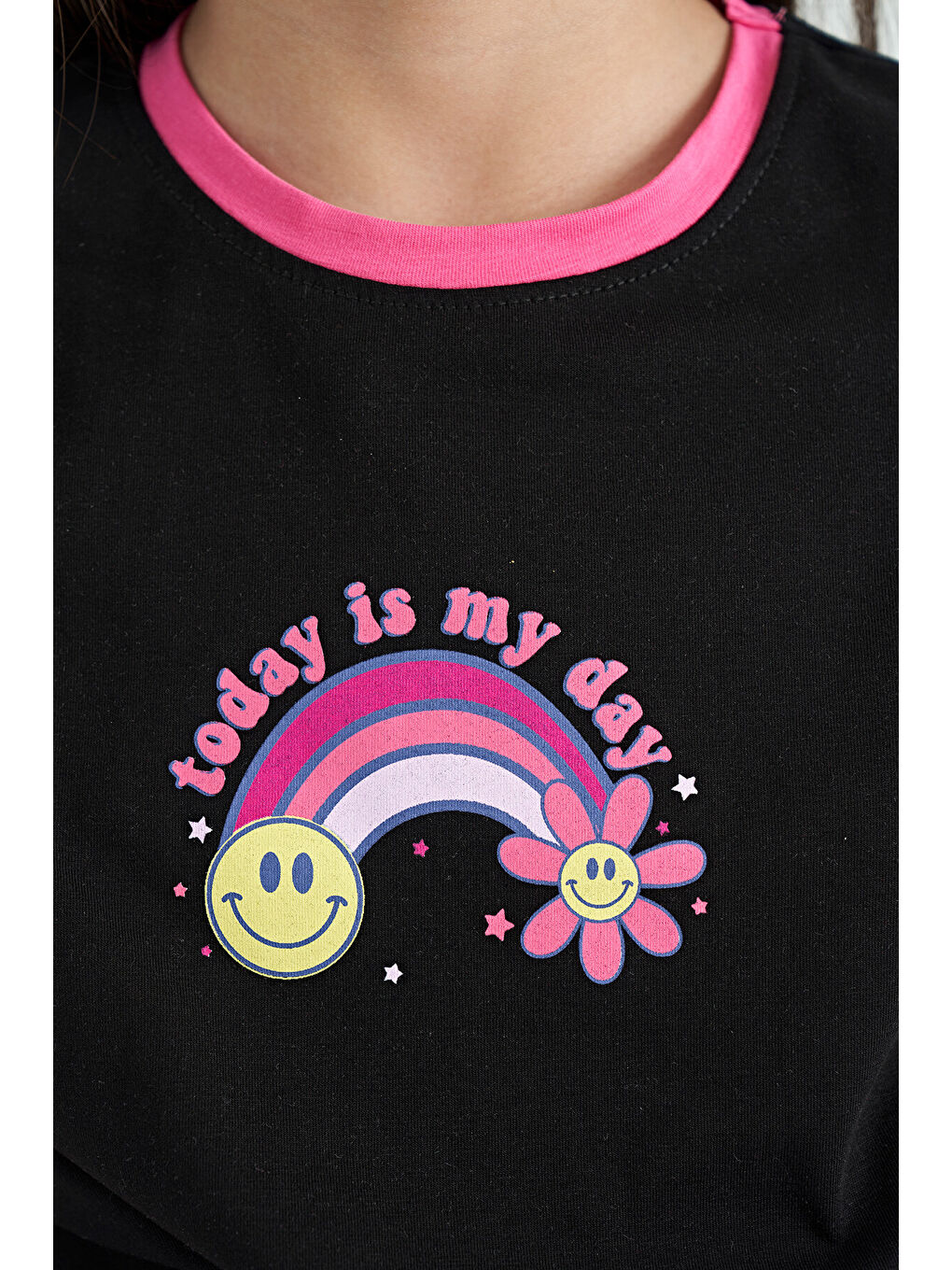 Siyah Baskı Detaylı O Yaka Çok Renkli Bağlama Detaylı Kız Çocuk Tişört - 75113-3