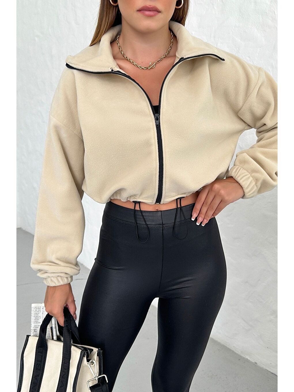 Kadın Bej Oversize Beli Lastik Detaylı Polar Kemer Boy Hırka