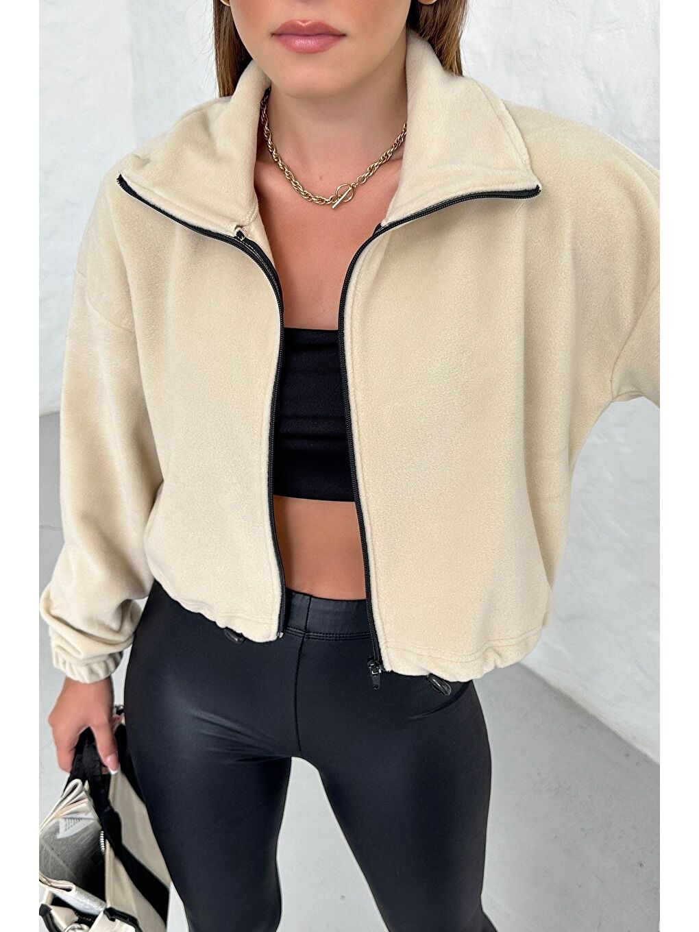 Kadın Bej Oversize Beli Lastik Detaylı Polar Kemer Boy Hırka-1