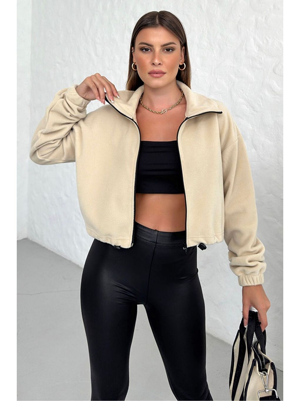 Kadın Bej Oversize Beli Lastik Detaylı Polar Kemer Boy Hırka-4