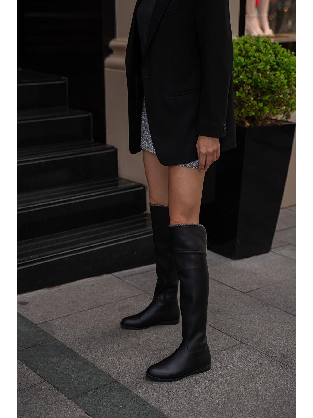 Siyah Kadın Taş Detaylı Uzun Deri Kadın Çizme-1