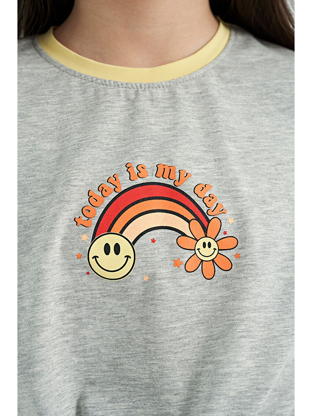 Gri Melanj Baskı Detaylı O Yaka Çok Renkli Bağlama Detaylı Kız Çocuk Tişört - 75113-7