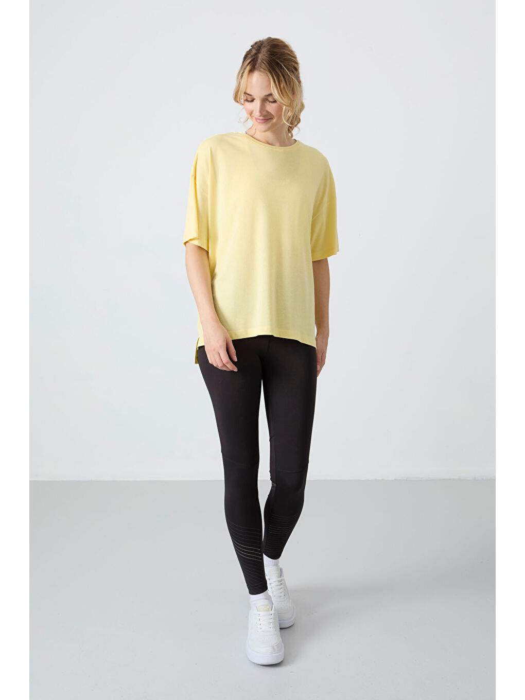 Sarı Penye Modal Yumuşak Tuşeli Oversize Fit Basic Kadın Tişört- 97285-4