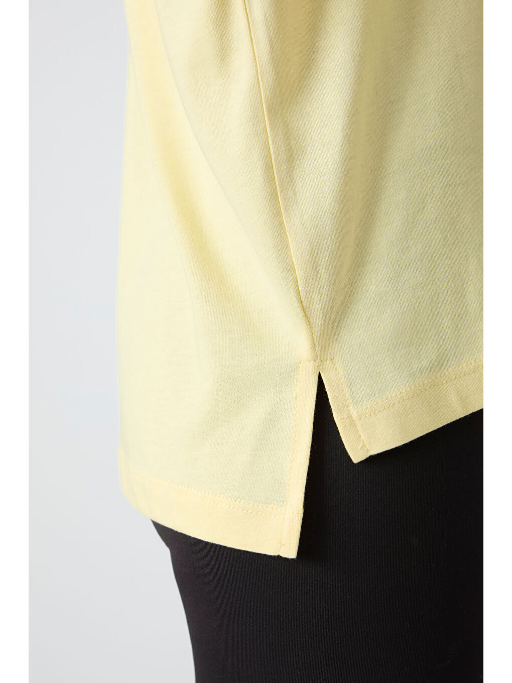 Sarı Penye Modal Yumuşak Tuşeli Oversize Fit Basic Kadın Tişört- 97285-8