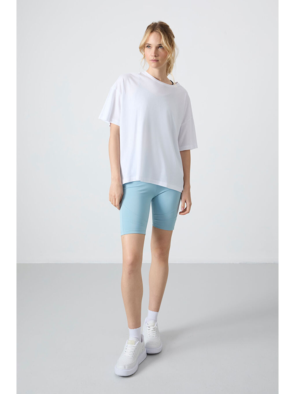 Beyaz Penye Modal Yumuşak Tuşeli Oversize Fit Basic Kadın Tişört- 97285-6