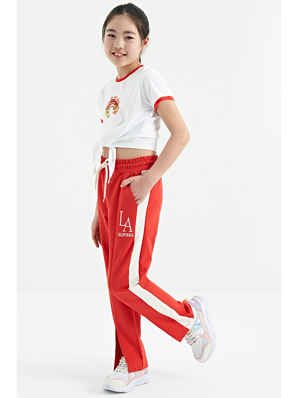 Kırmızı Fiesta Yazı Nakış Detaylı Bağcıklı Rahat Kalıp Kız Çocuk Eşofman Alt - 75121-6