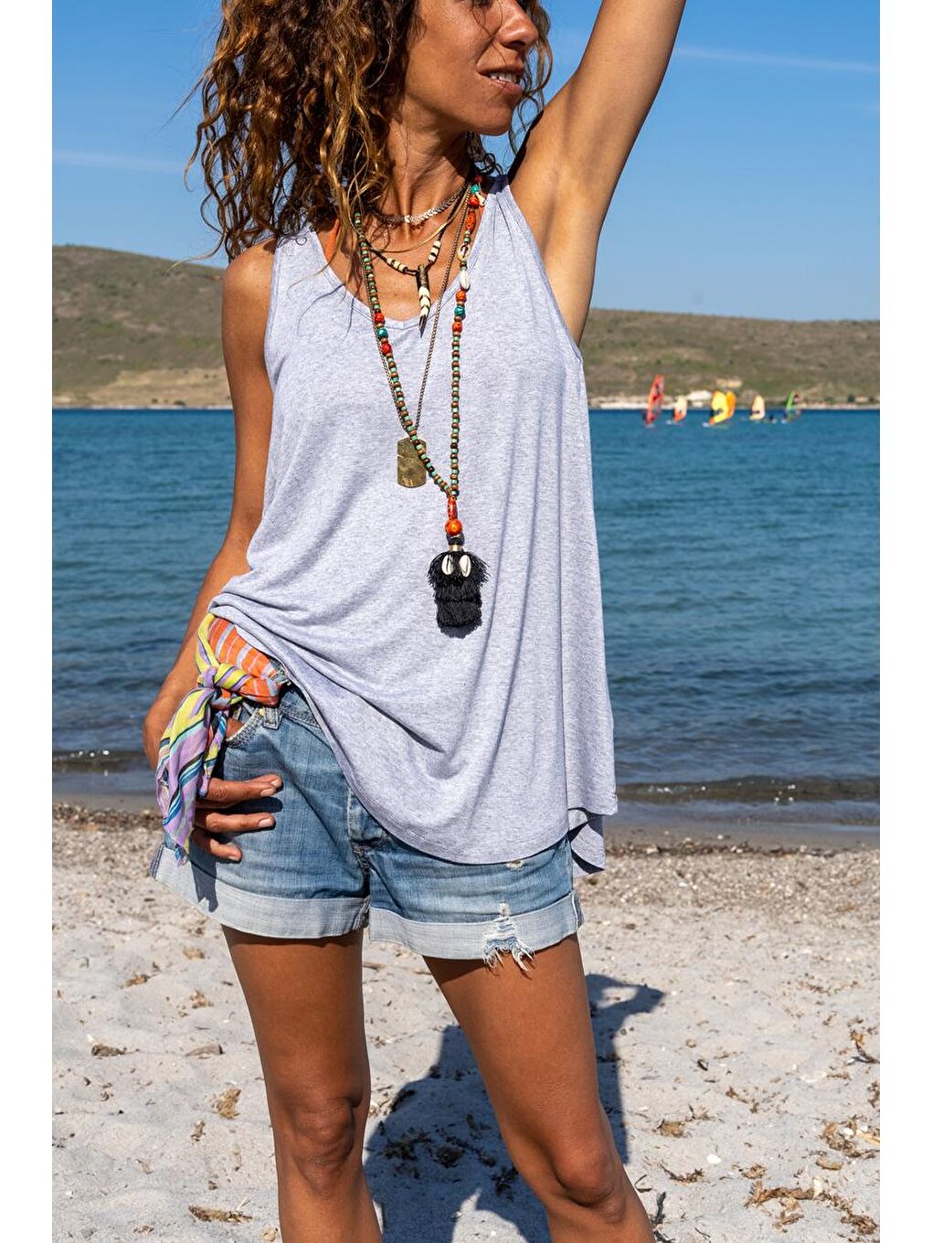 Kadın Gri V Yaka Kolsuz A Kesim Basic Tişört JR401