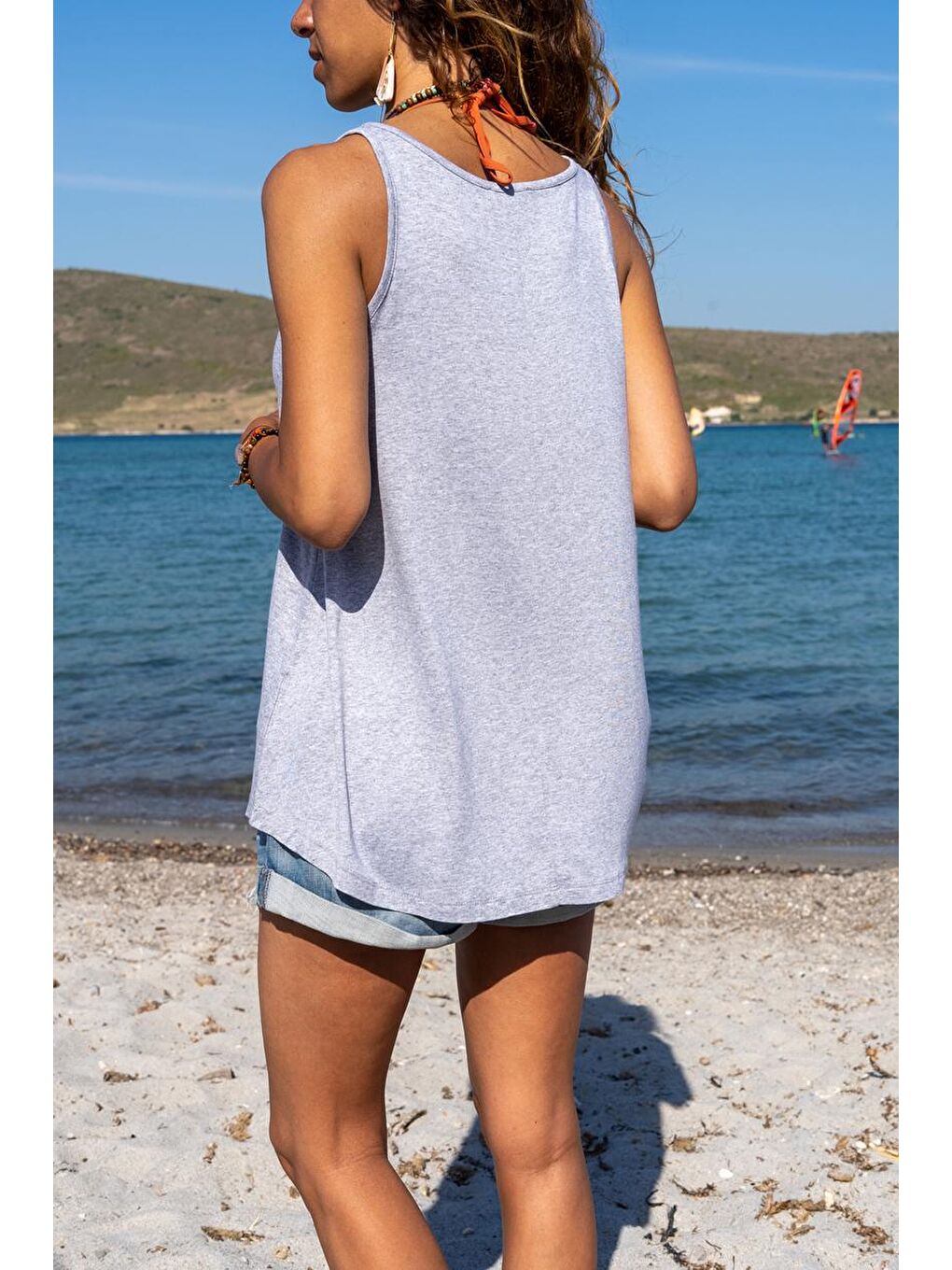 Kadın Gri V Yaka Kolsuz A Kesim Basic Tişört JR401-1