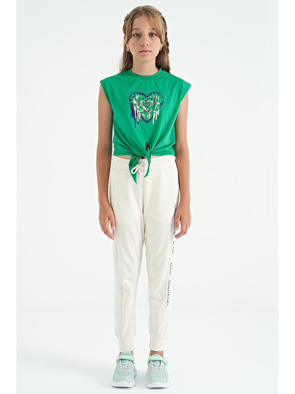 Yeşil Kalp Baskılı Ön Düğüm Detaylı Rahat Form Kız Çocuk Tişört - 75114-1