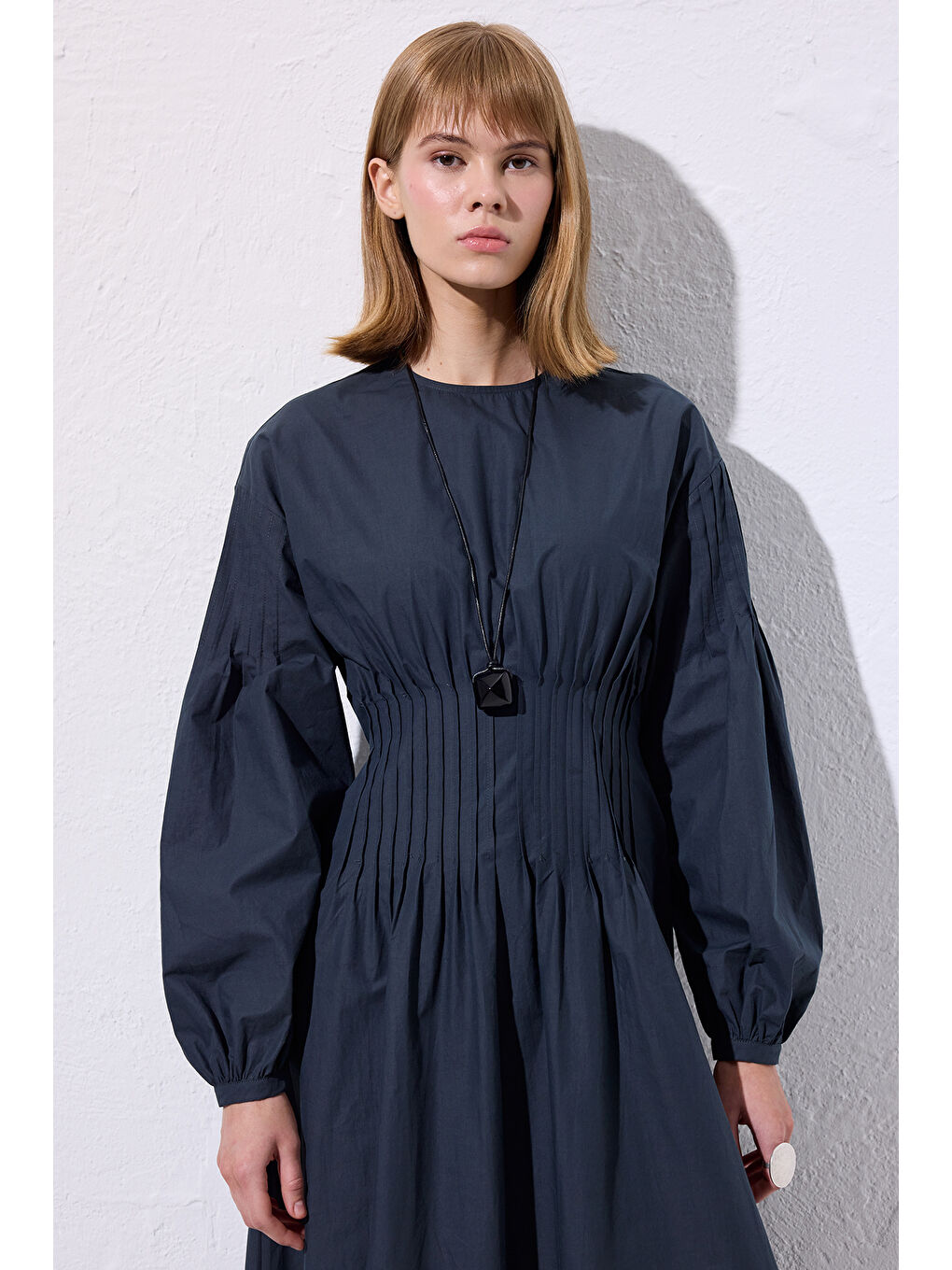 Beli Pile Detaylı Elbise Lacivert-3