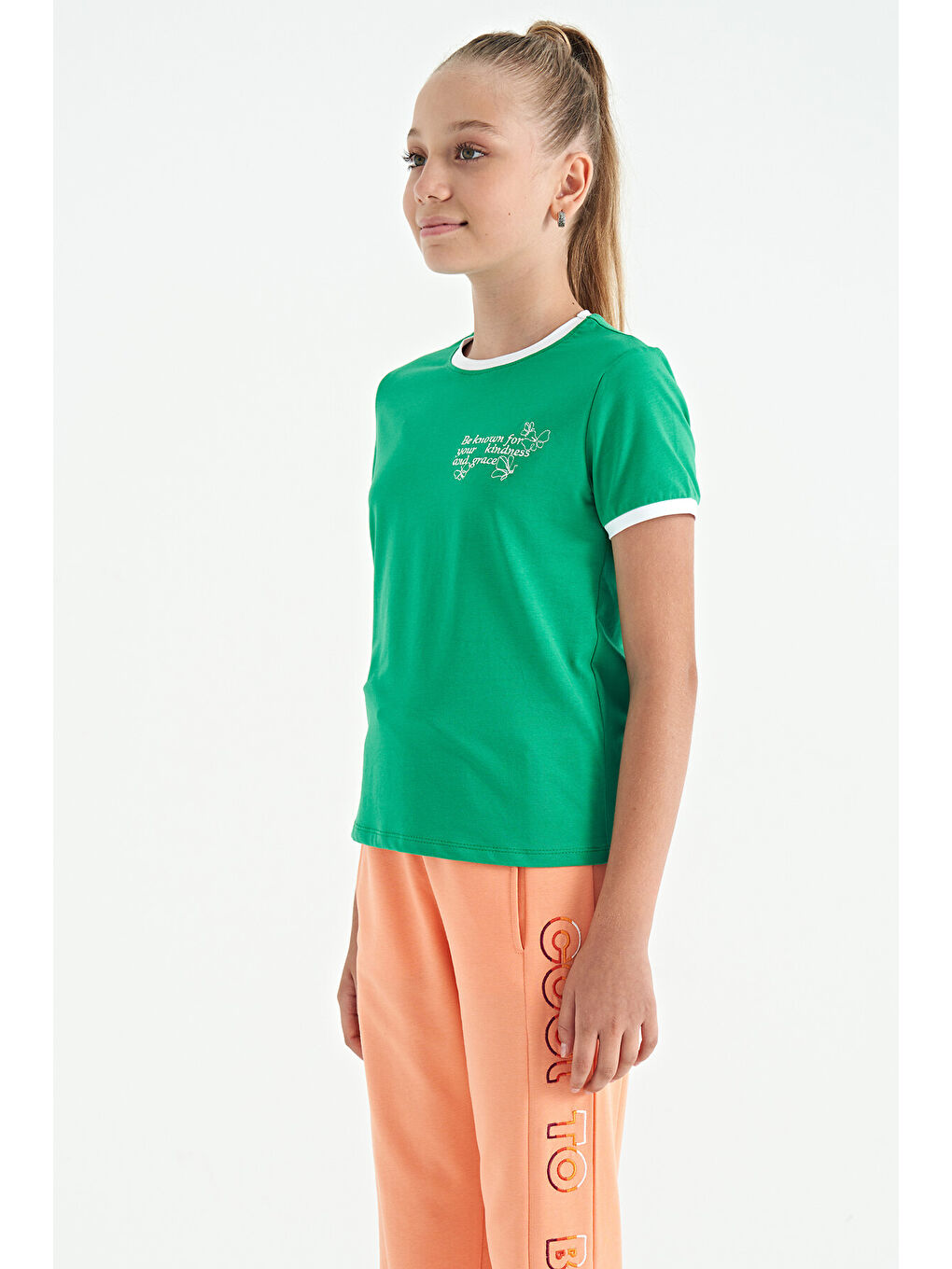 Yeşil Minimal Yazı Baskılı O Yaka Rahat Form Kısa Kollu Kız Çocuk Tişört - 75110-2