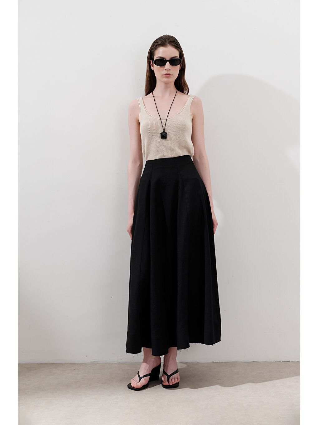 Keten Geniş Parçalı Etek Siyah-4