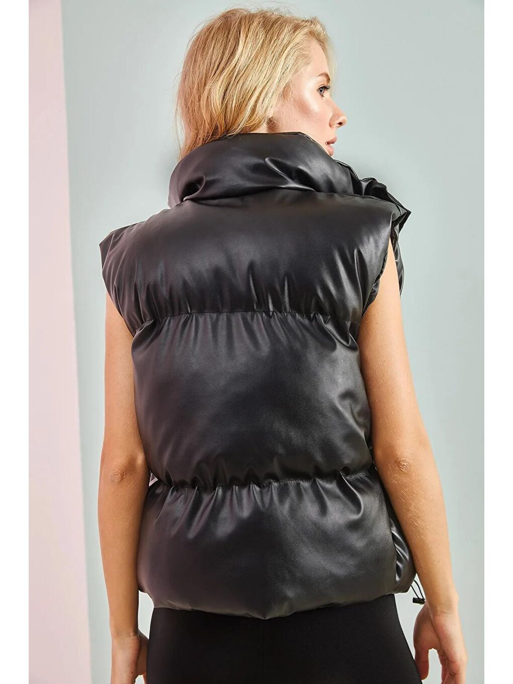 Siyah Kadın Çıtçıtlı Yakalı Şişme Deri Yelek-3