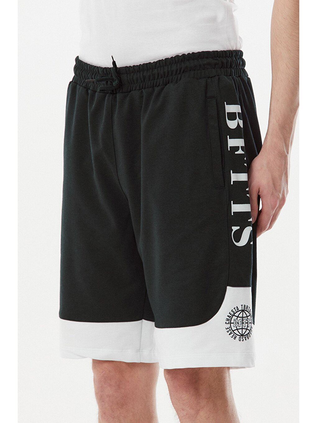 Siyah Baskılı Beli Bağcıklı Şort-3