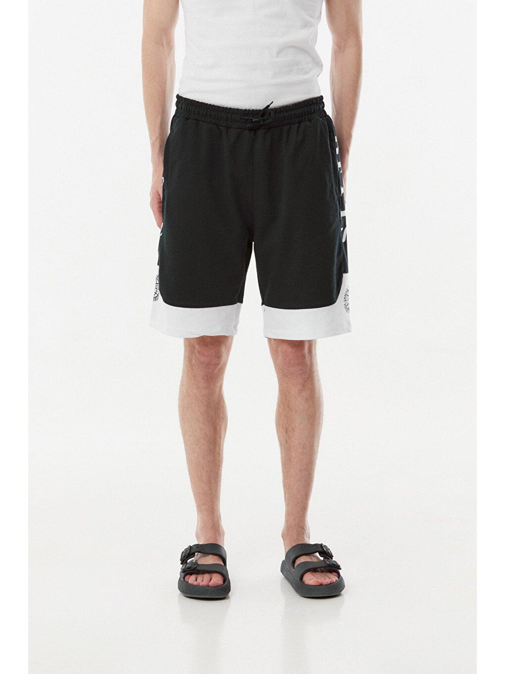 Siyah Baskılı Beli Bağcıklı Şort-4