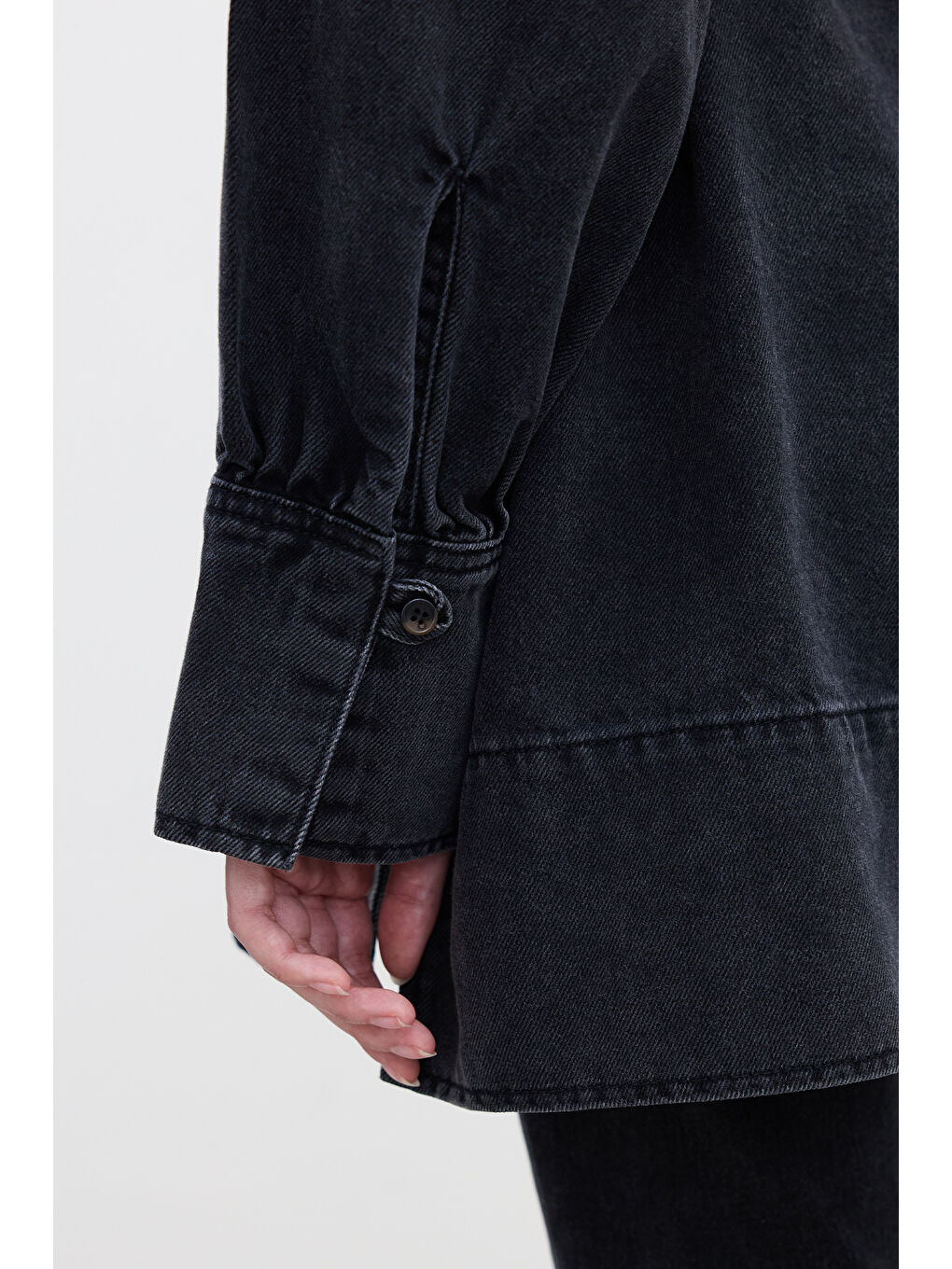 Geniş Manşetli Denim Gömlek Siyah-4