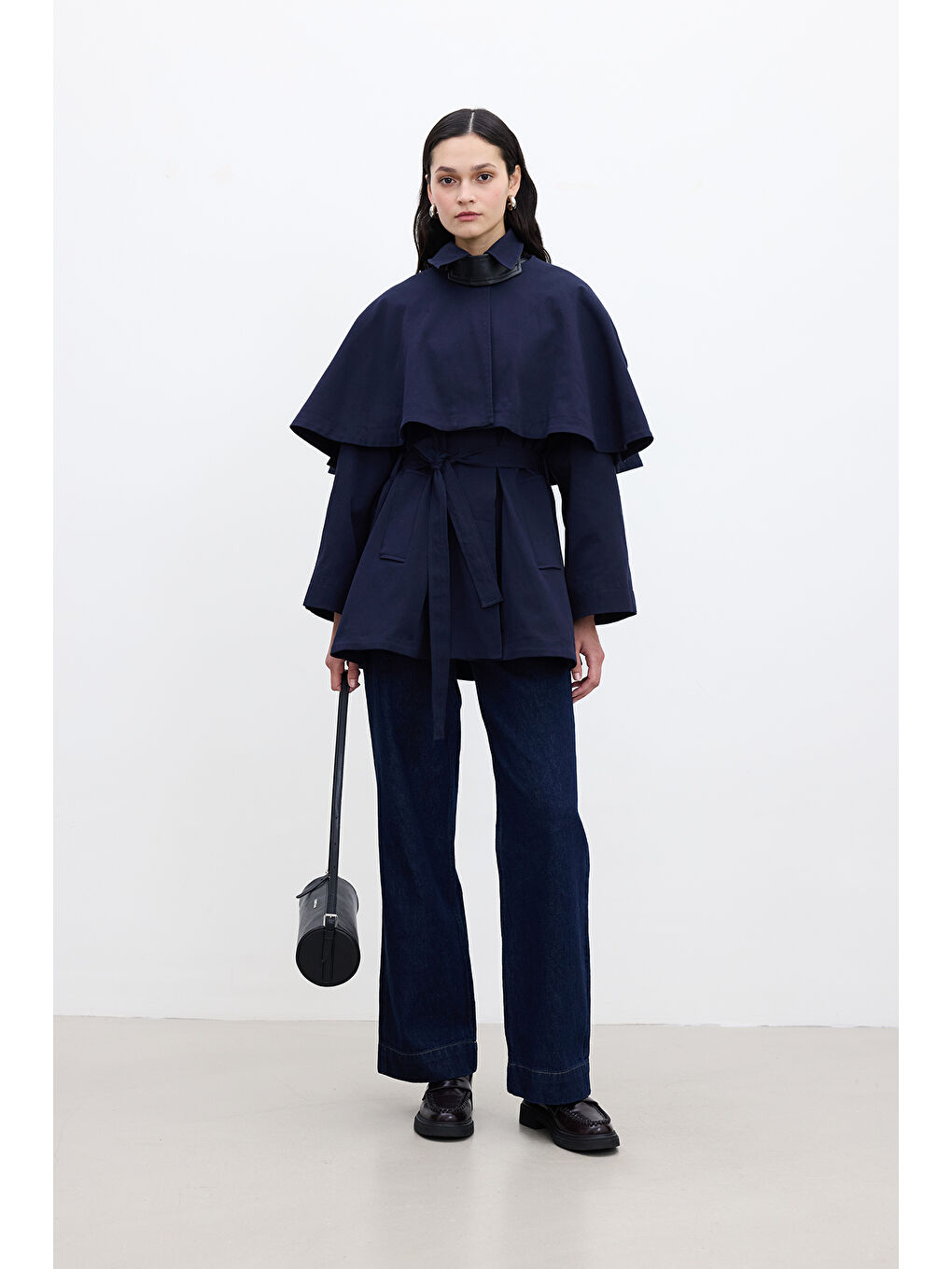 Pelerin Detaylı Trençkot Lacivert