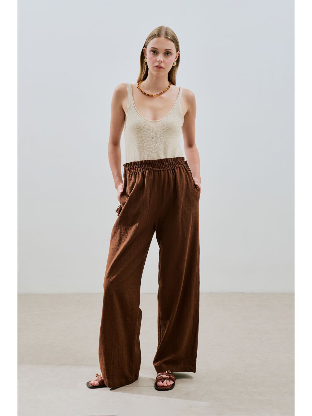 Dokulu Bağlamalı Pantolon Kahverengi-1