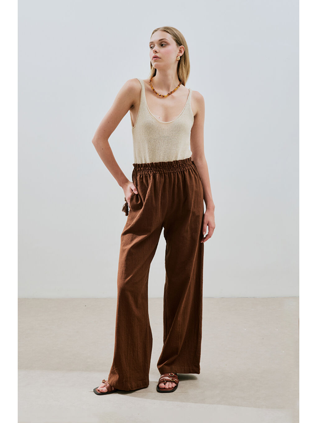 Dokulu Bağlamalı Pantolon Kahverengi-3