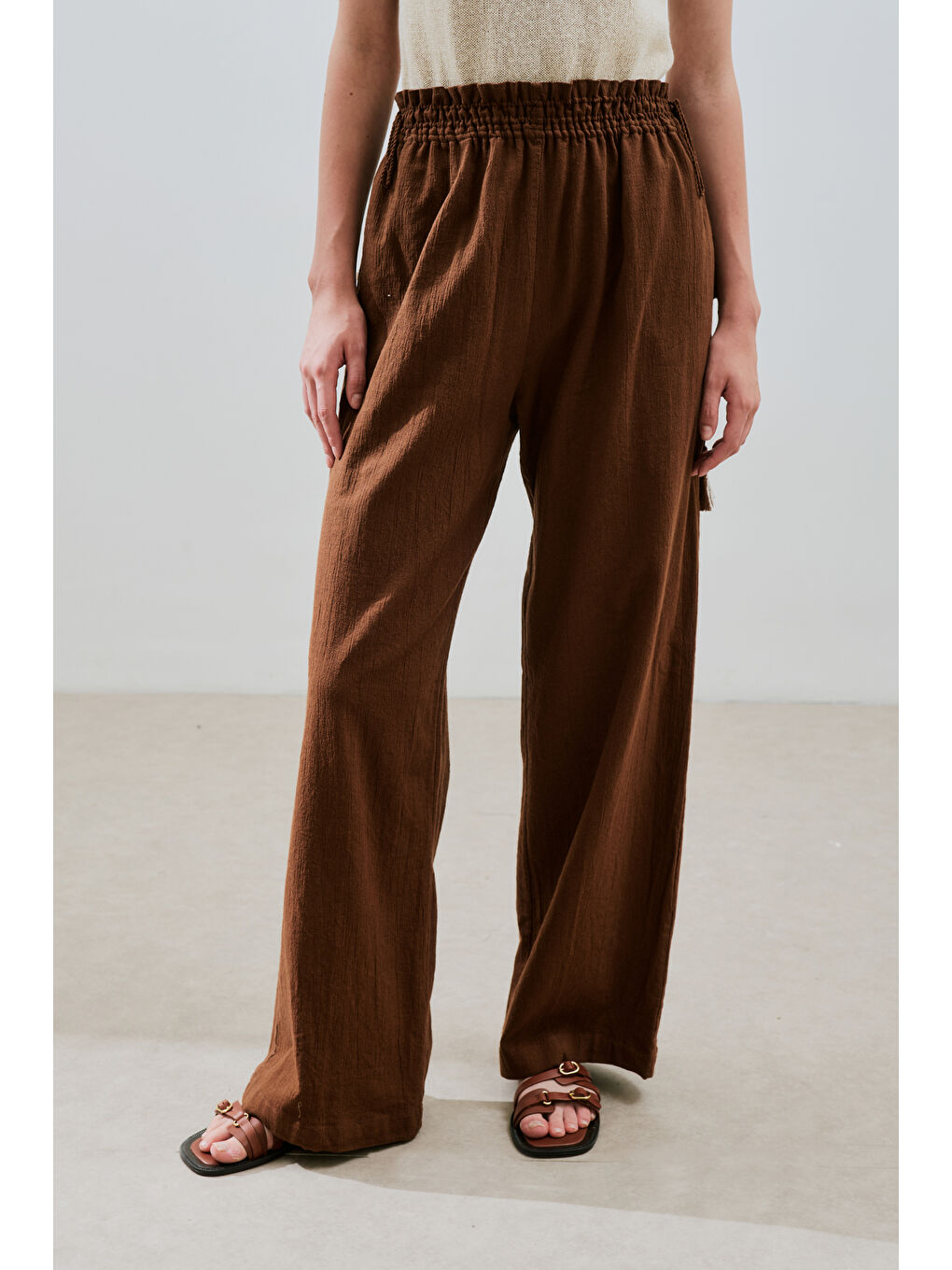 Dokulu Bağlamalı Pantolon Kahverengi-4