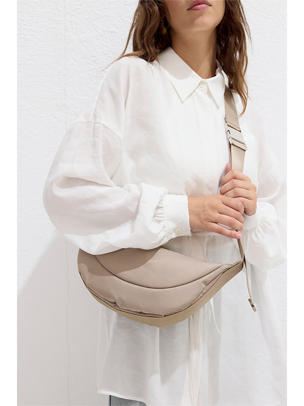 Bej Lexa Metal Tokalı Çapraz Çanta Kum-2