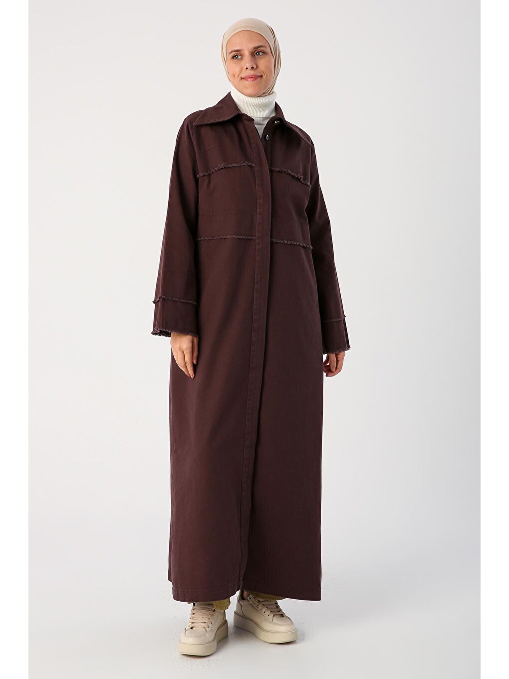 Kahverengi Kahve %100 Pamuklu Sivri Yaka Gizli Patlı Ferace-1