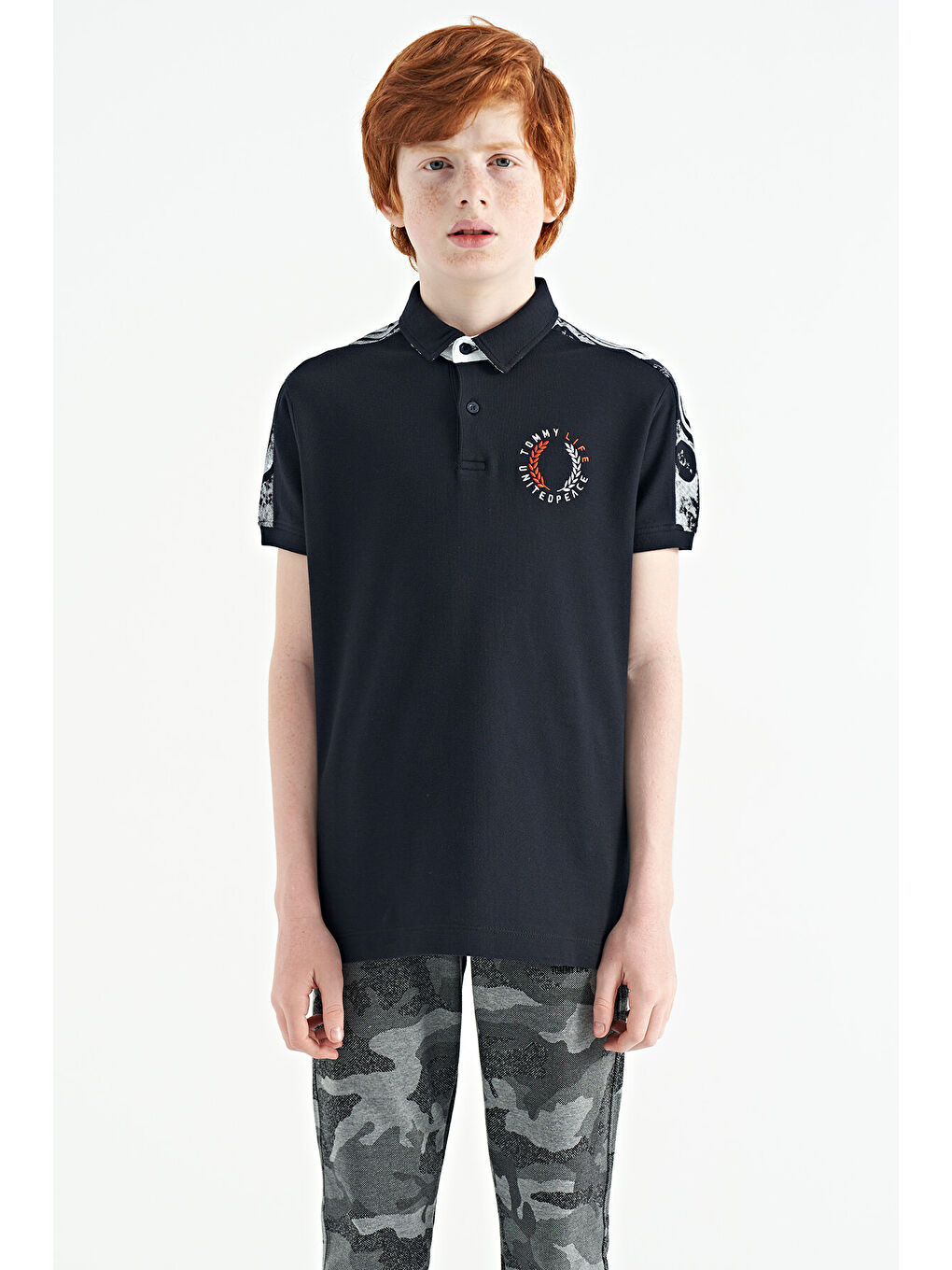 Lacivert Baskı Detaylı Pola Yaka Standart Kalıp Erkek Çocuk T-Shırt - 11166